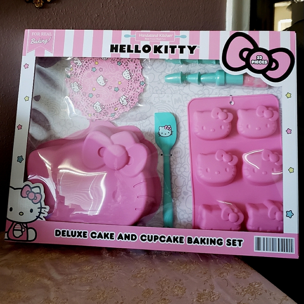 Hello Kitty Baking Set 🎀